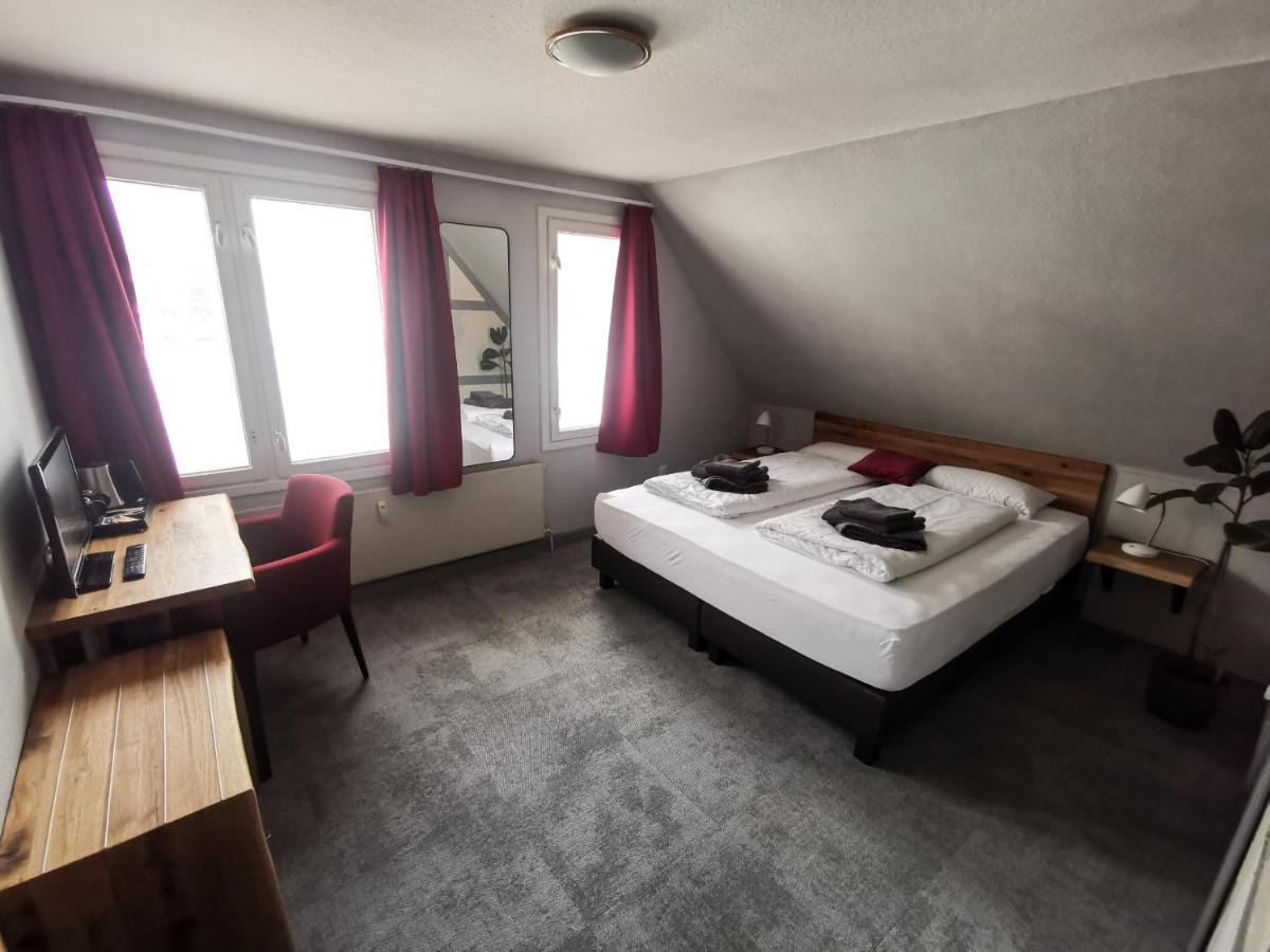 Hotel Kontraste Neumünster Esterno foto