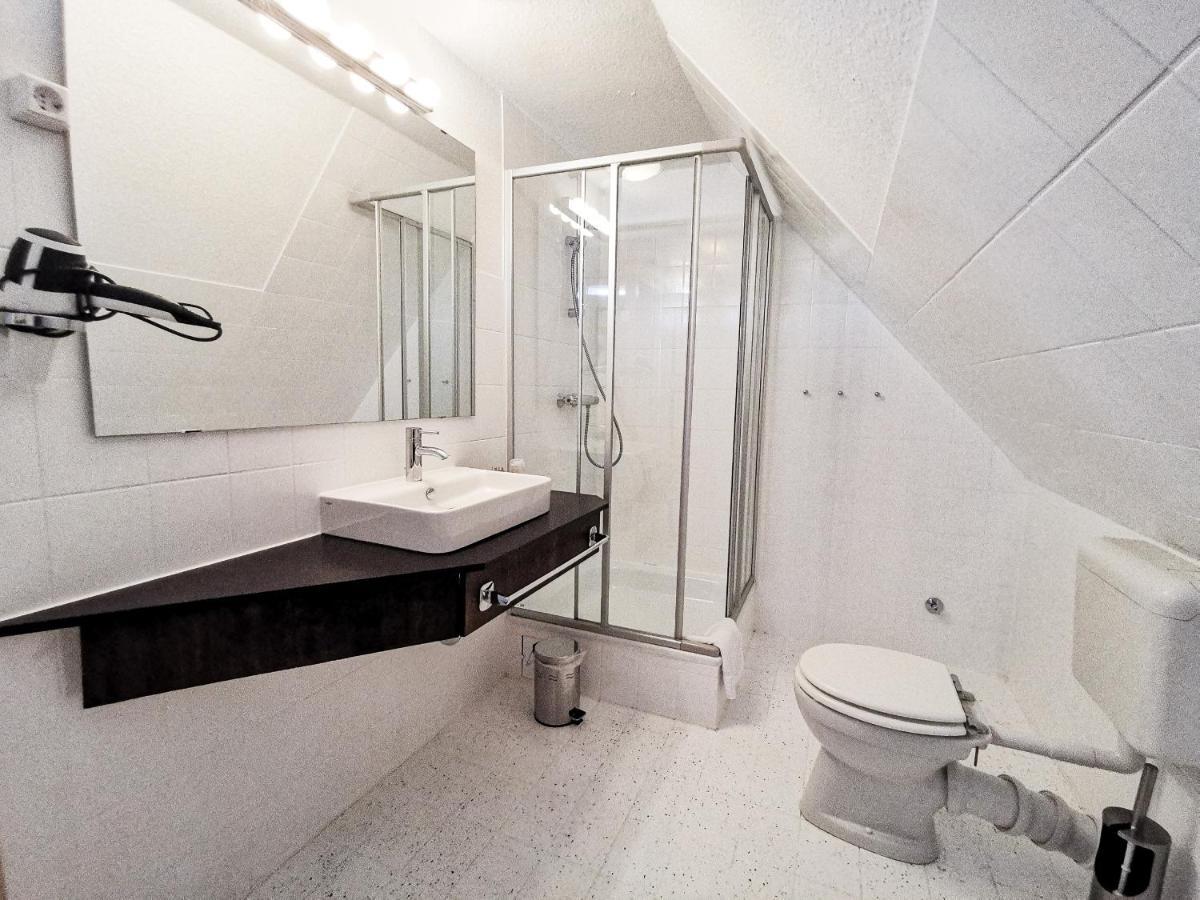 Hotel Kontraste Neumünster Esterno foto